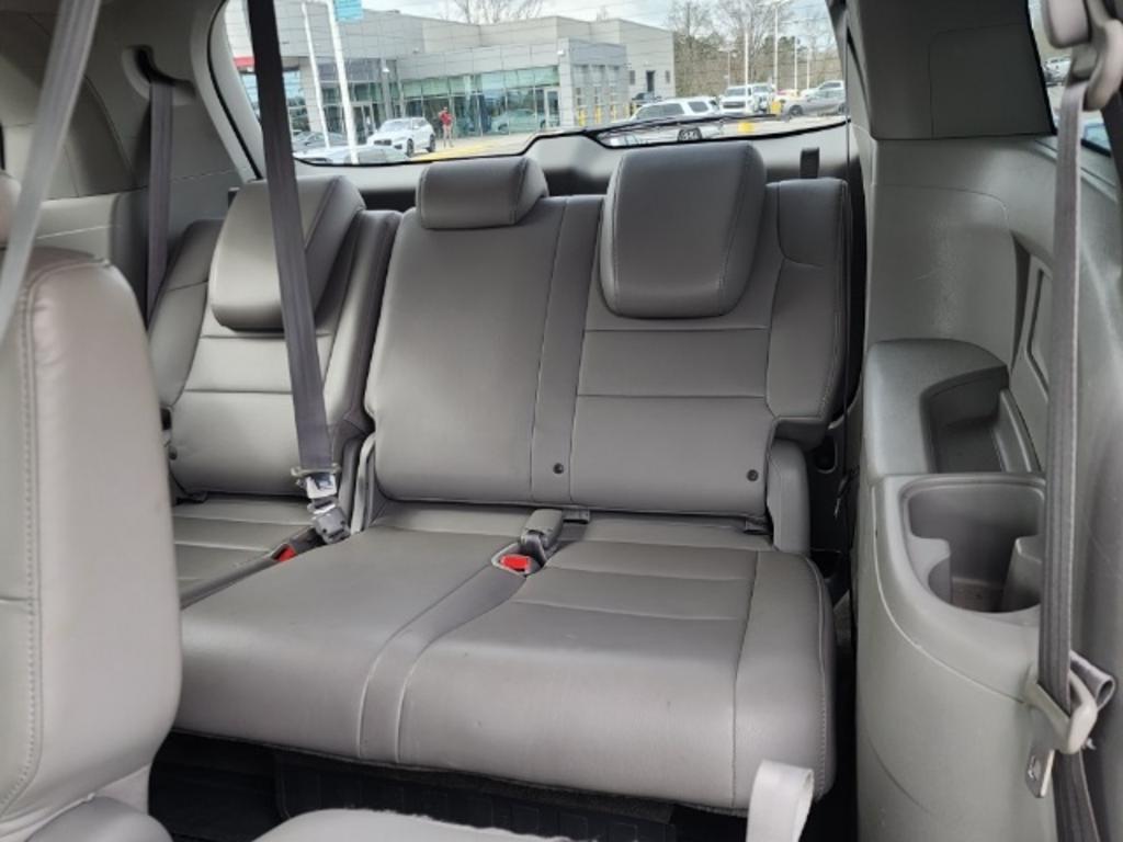 2015 Honda Odyssey - $14,000
