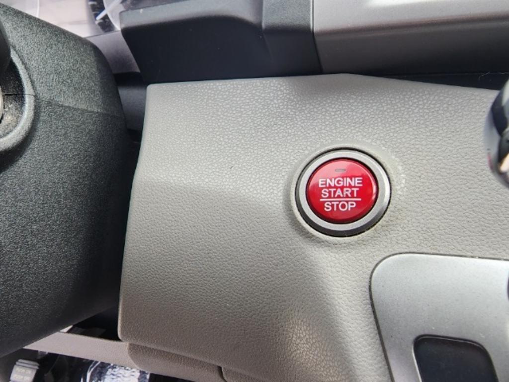 2015 Honda Odyssey - $14,000