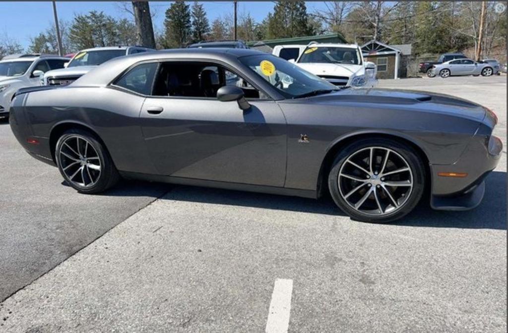 2016 Dodge Challenger - $32,000