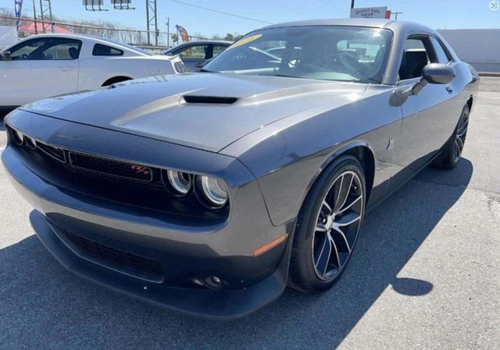 2016 Dodge Challenger - $32,000