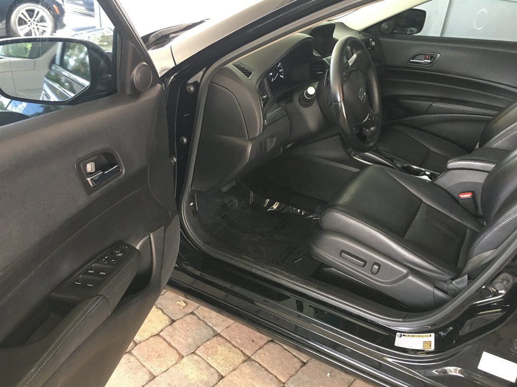 2015 Acura ILX - $11,900