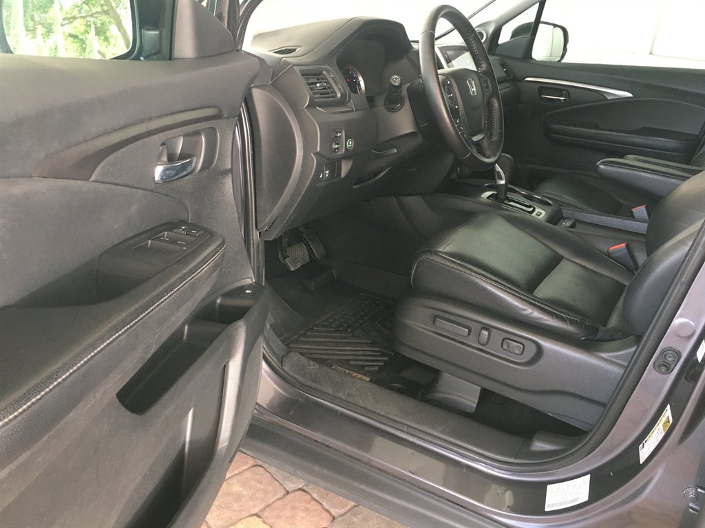 2018 Honda Ridgeline - $22,995