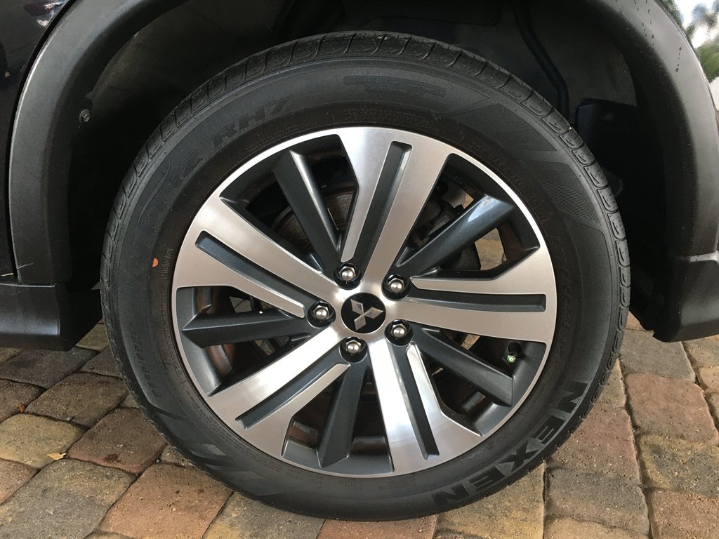 2021 Mitsubishi Outlander - $16,495