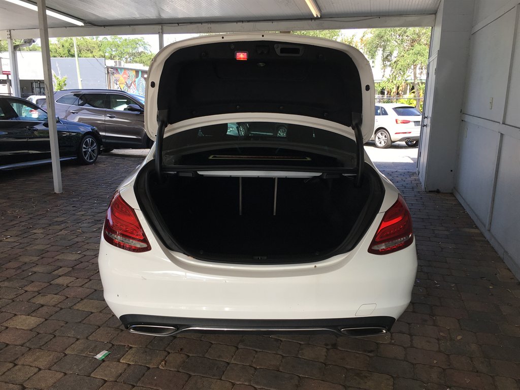 2015 Mercedes-Benz C-Class - $17,995