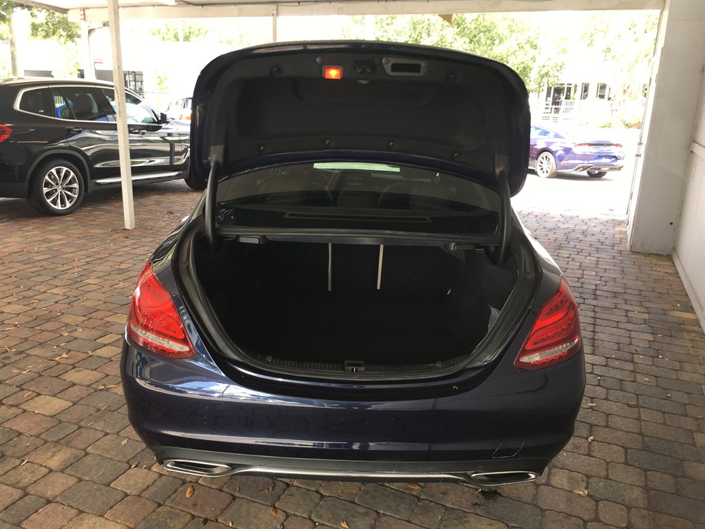 2016 Mercedes-Benz C-Class - $15,995