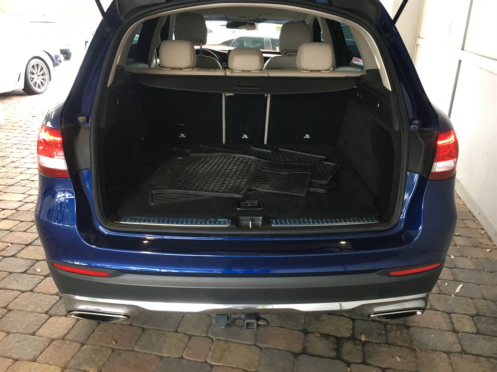 2017 Mercedes-Benz C-Class - $17,900