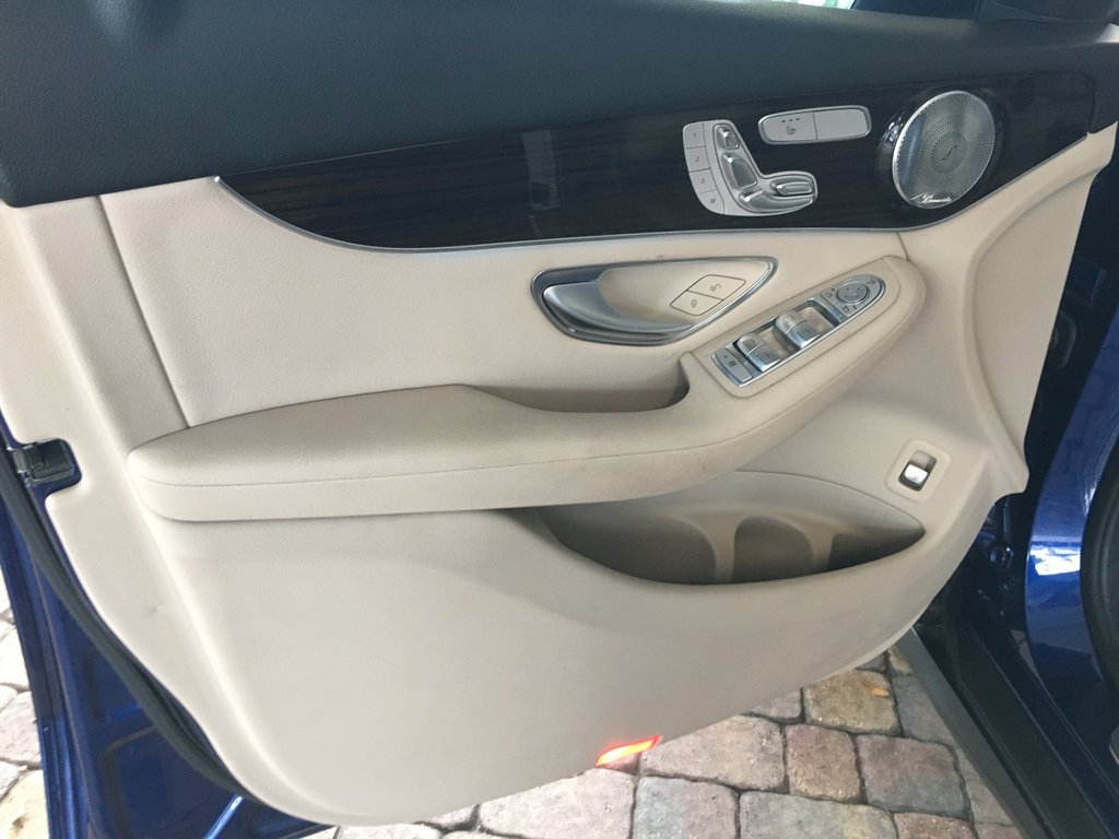 2017 Mercedes-Benz C-Class - $17,900