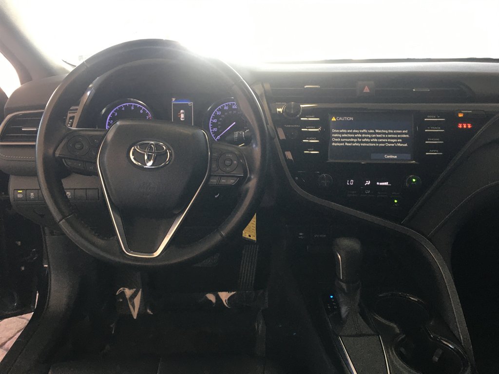 2019 Toyota Camry SE photo