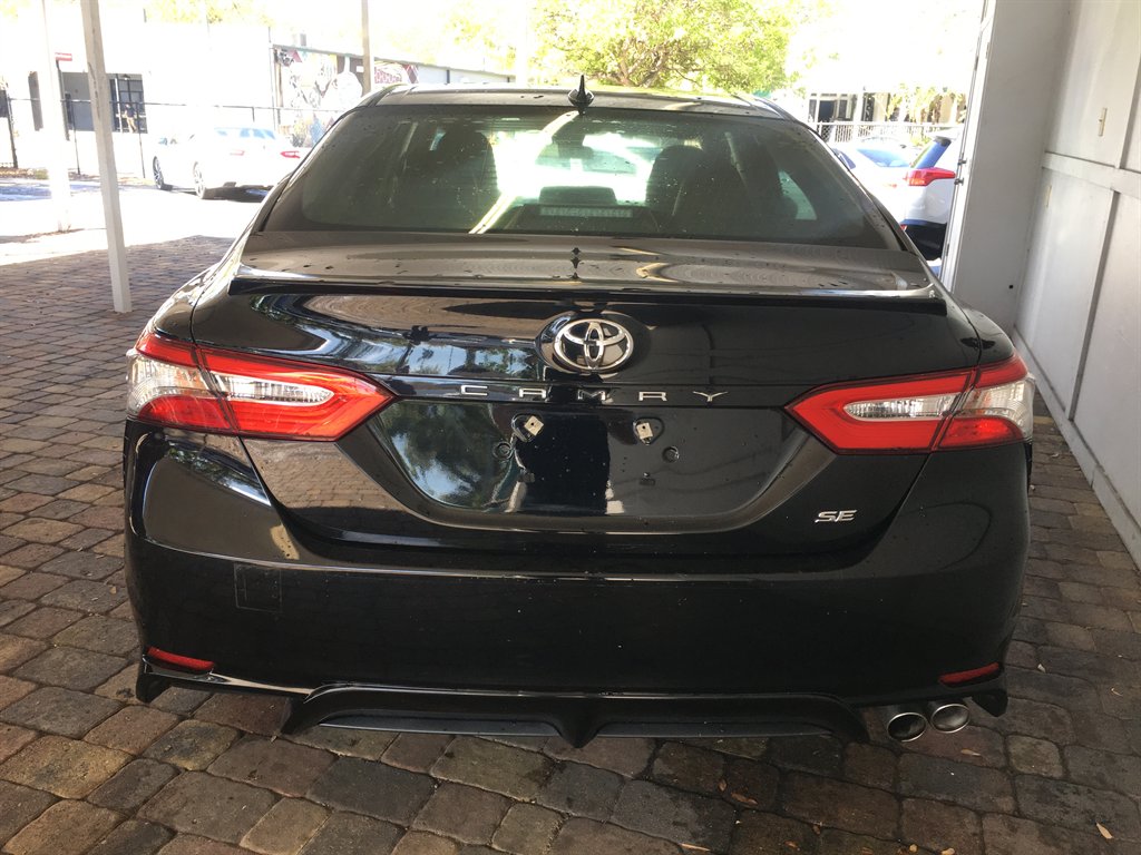 2019 Toyota Camry SE photo