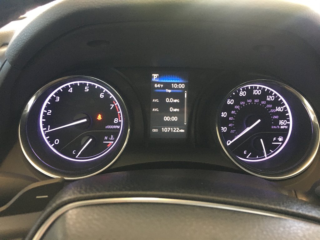 2019 Toyota Camry SE photo
