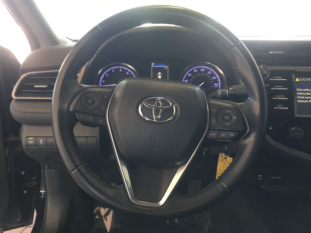 2019 Toyota Camry SE photo