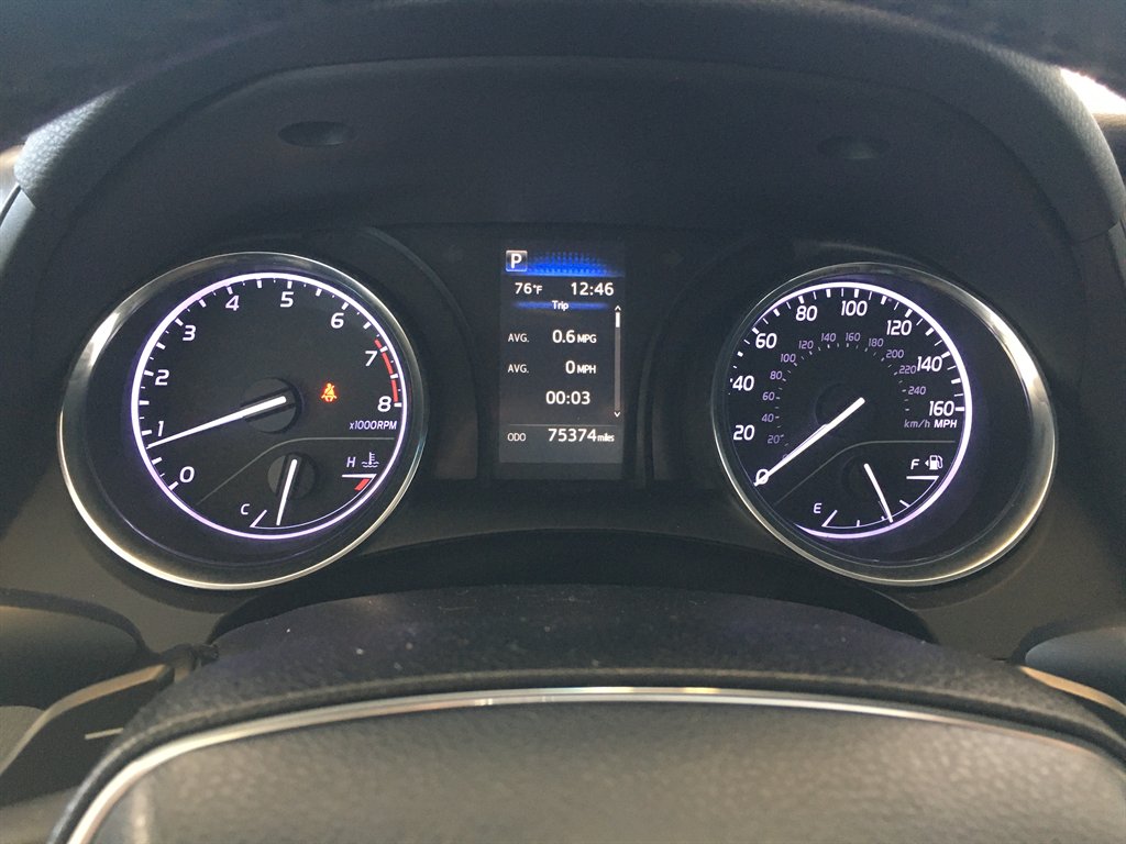 2019 Toyota Camry SE photo