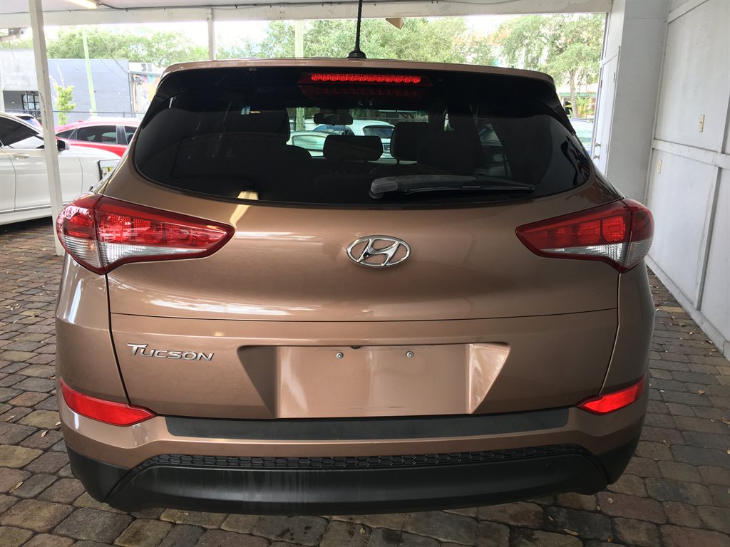 2017 Hyundai Tucson - $11,495