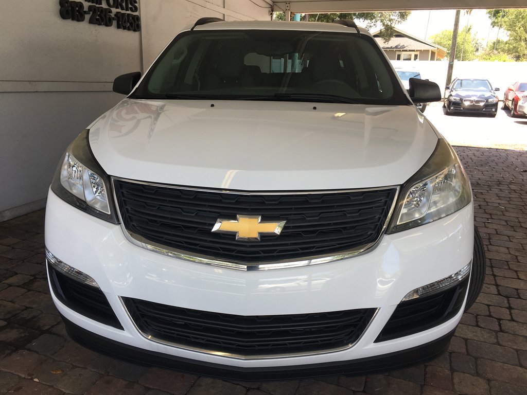 2017 Chevrolet Traverse - $15,495