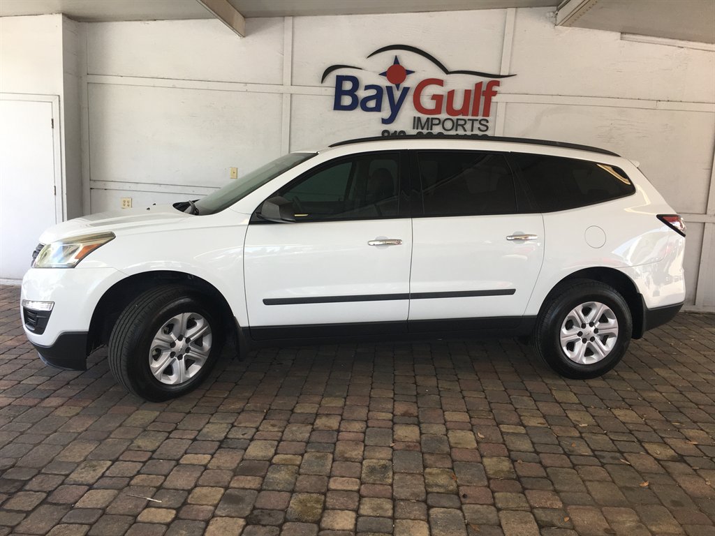 2017 Chevrolet Traverse - $15,495
