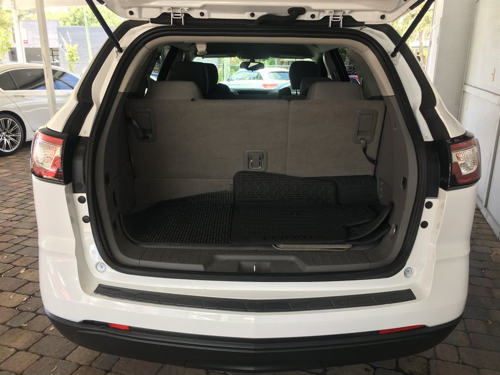 2017 Chevrolet Traverse - $15,495