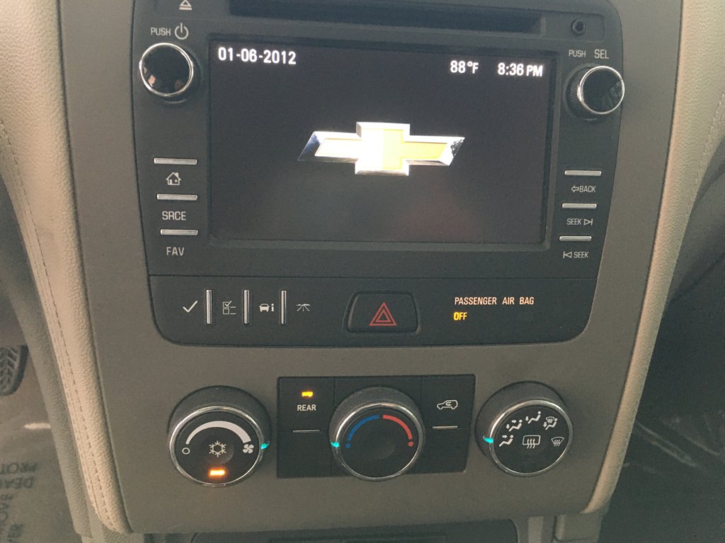 2017 Chevrolet Traverse - $15,495