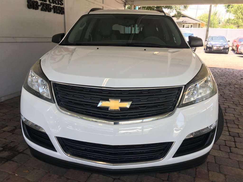 2017 Chevrolet Traverse - $15,495