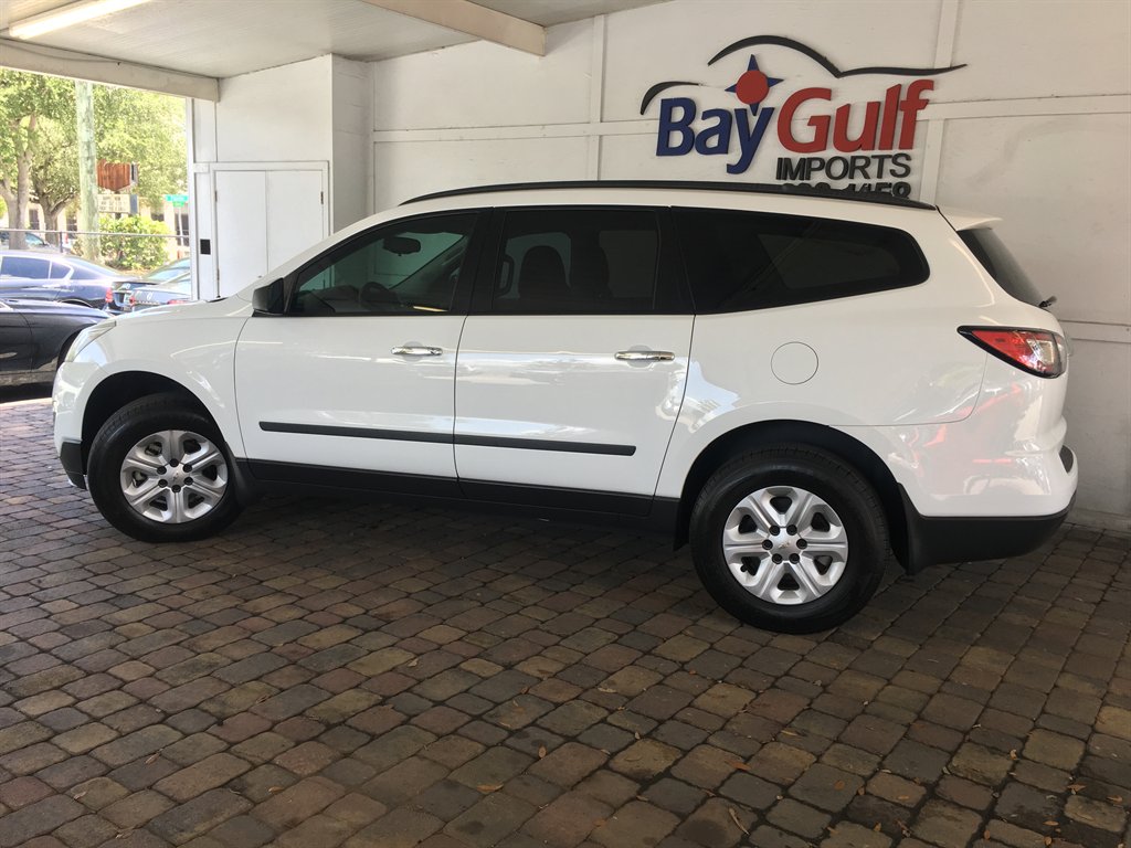 2017 Chevrolet Traverse - $15,495
