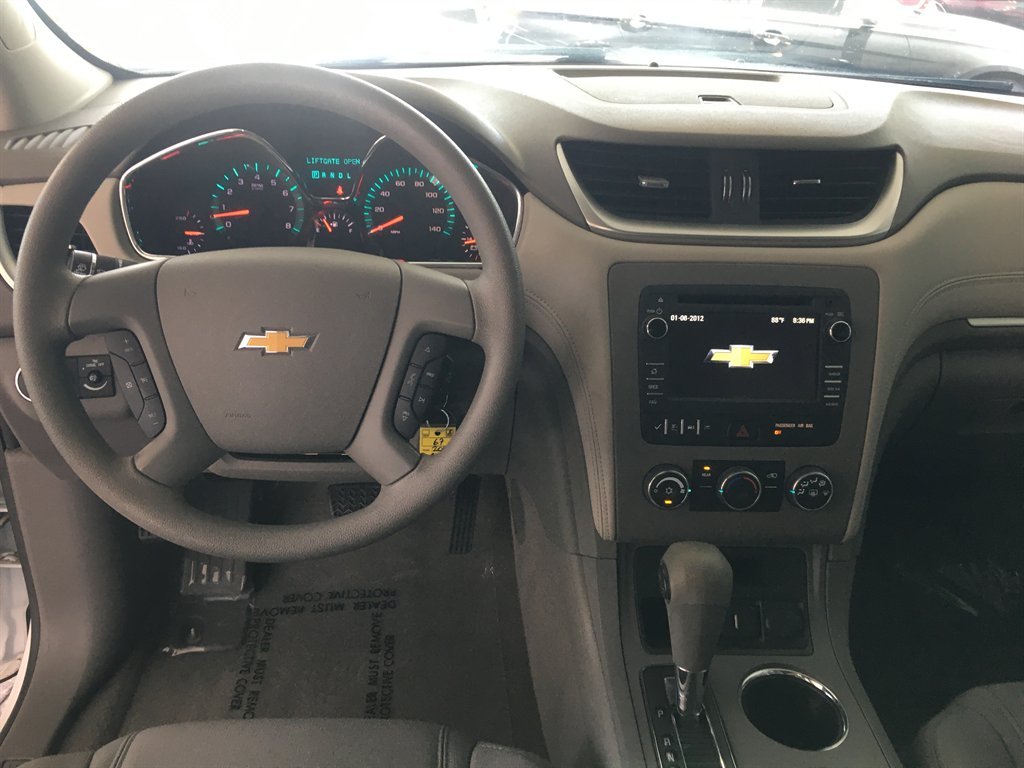2017 Chevrolet Traverse - $15,495