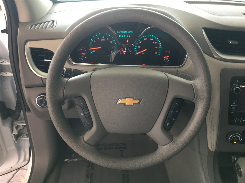 2017 Chevrolet Traverse - $15,495