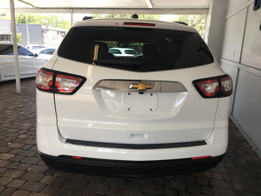 2017 Chevrolet Traverse - $15,495