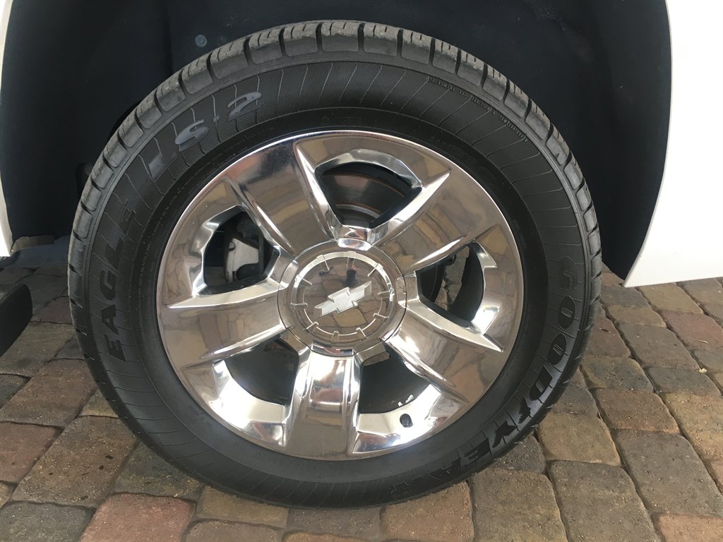2017 Chevrolet Suburban - $24,495