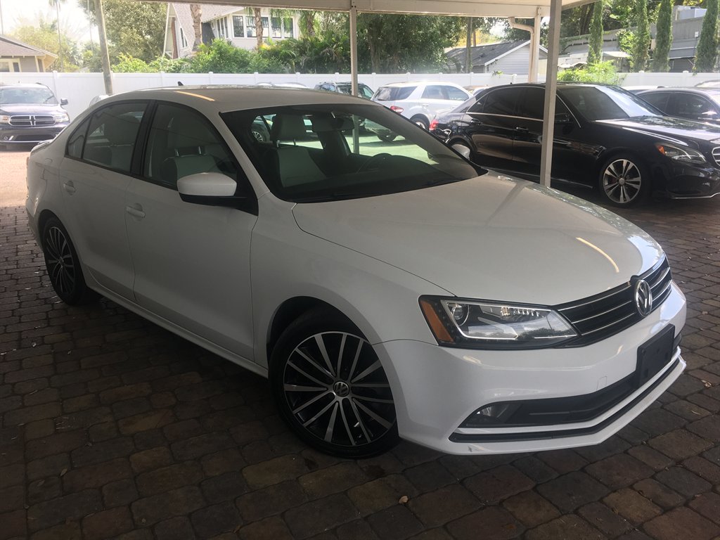 2015 Volkswagen Jetta - $10,995