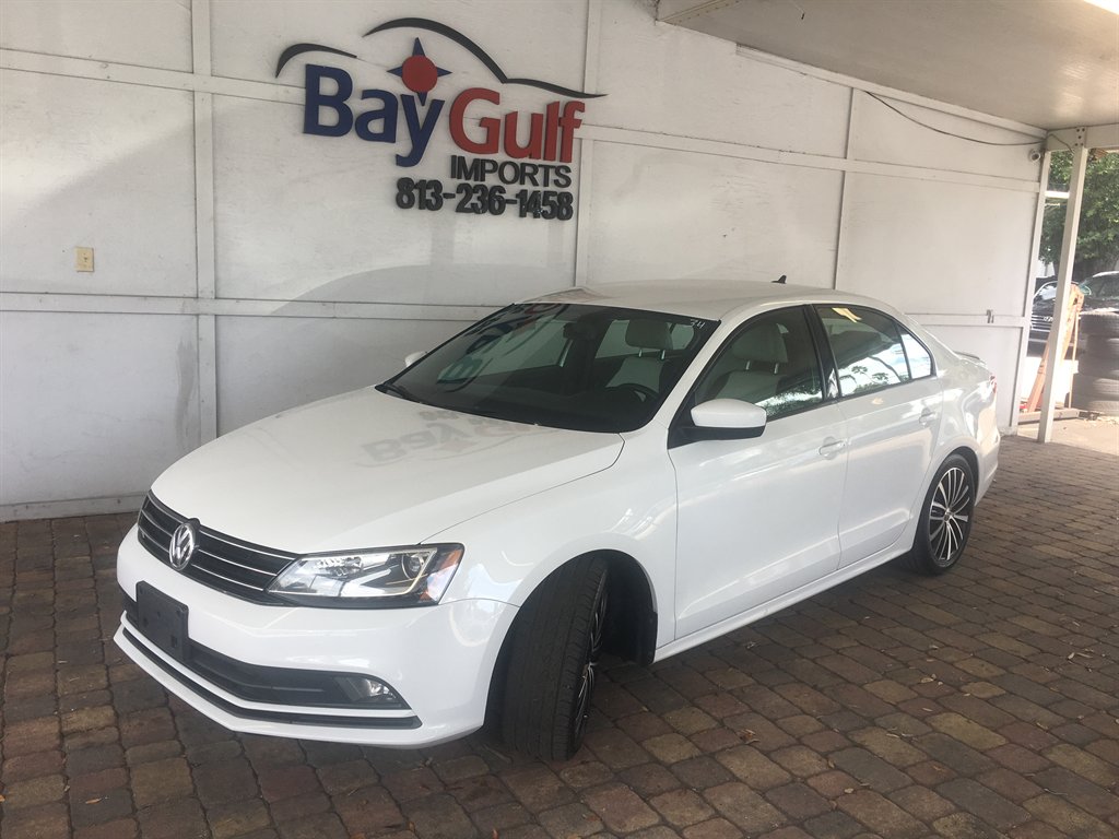 2015 Volkswagen Jetta - $10,995