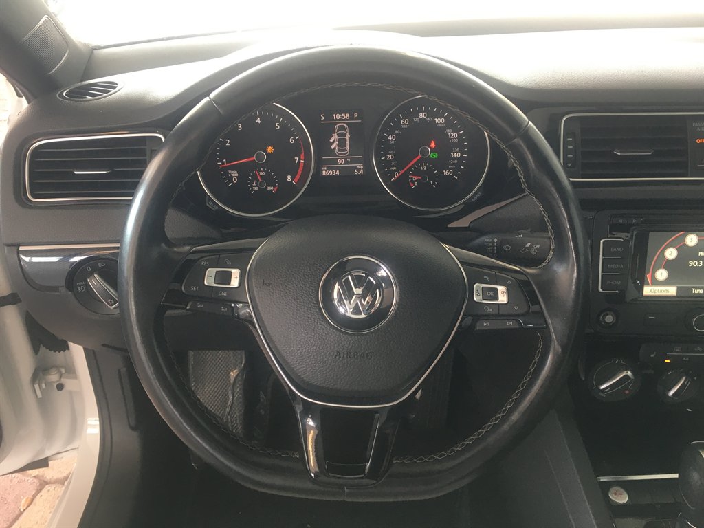 2015 Volkswagen Jetta - $10,995