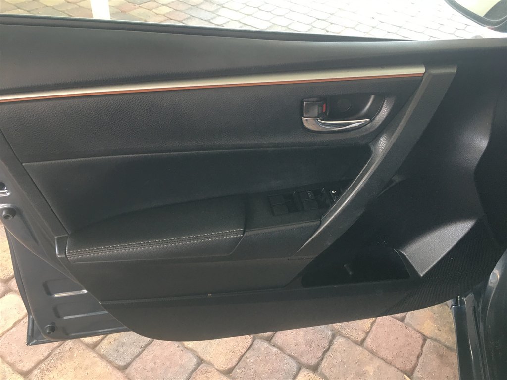 2015 Toyota Corolla - $10,995