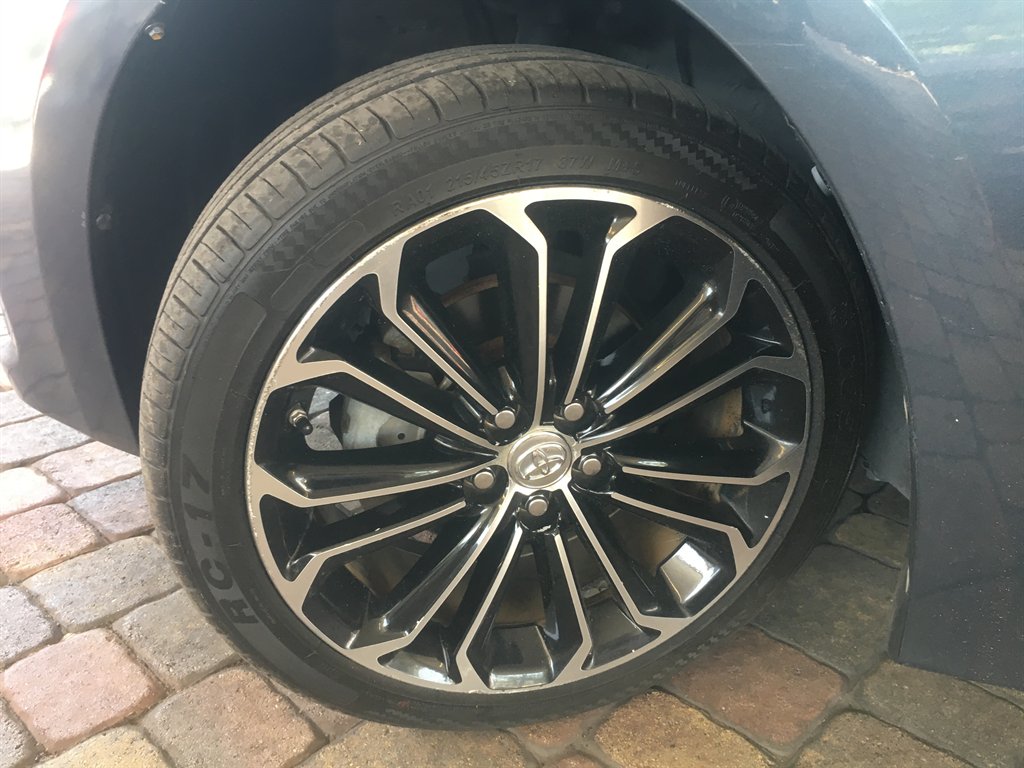 2015 Toyota Corolla - $10,995