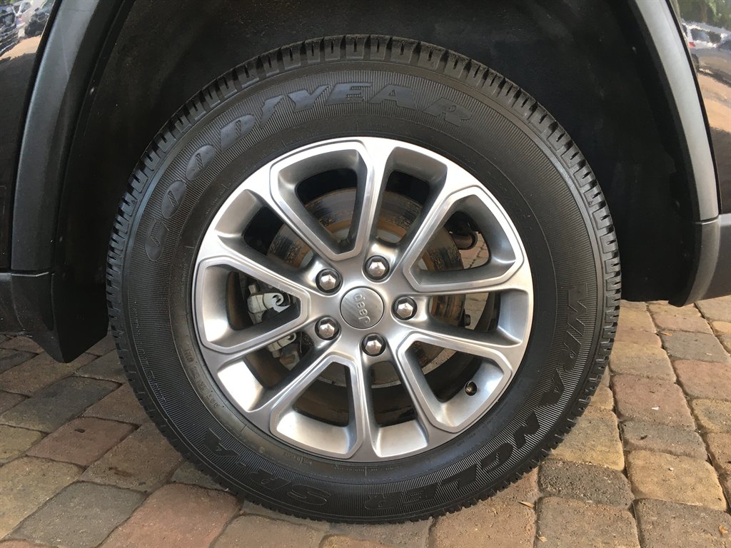 2016 Jeep Cherokee - $15,995