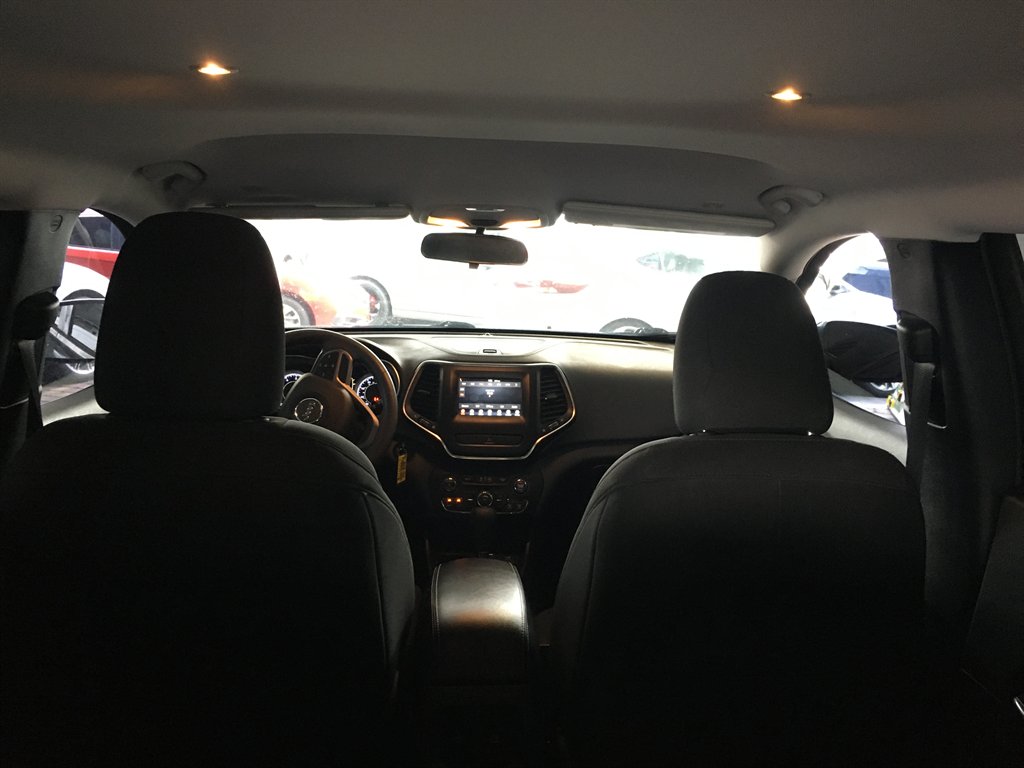 2020 Jeep Cherokee - $14,995