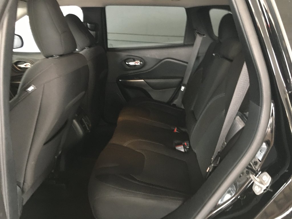 2020 Jeep Cherokee - $14,995