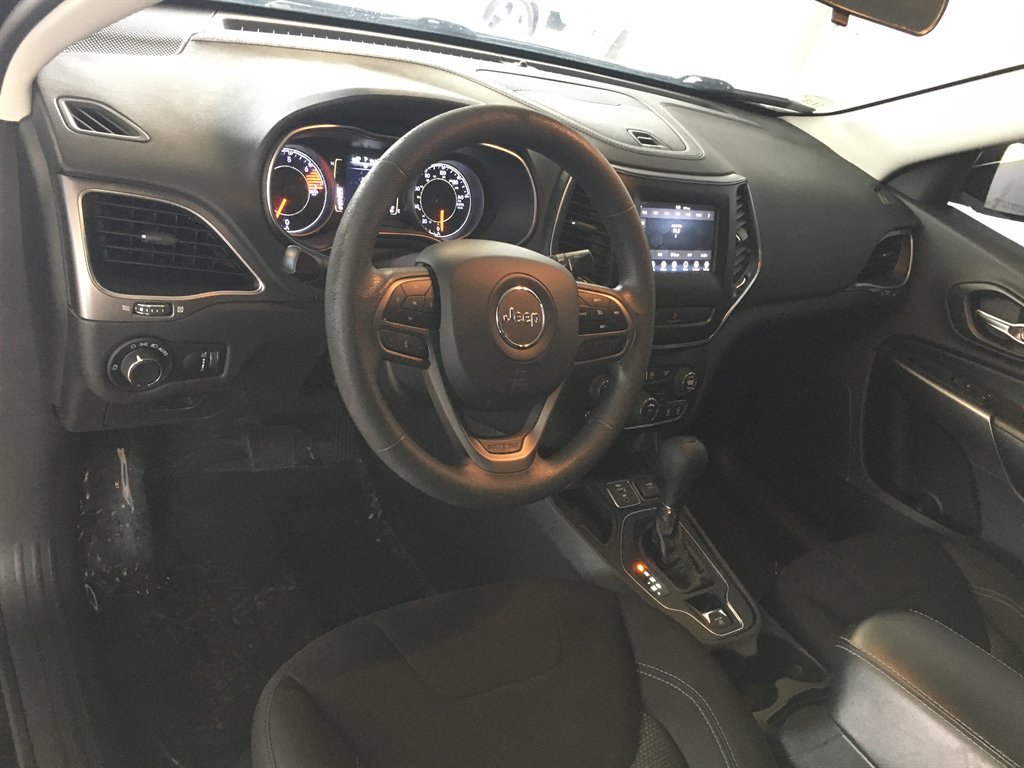 2020 Jeep Cherokee - $14,995