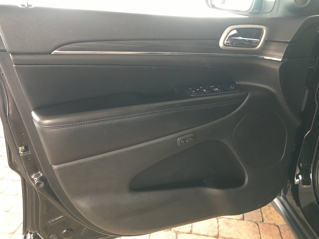 2019 Jeep Cherokee - $16,995