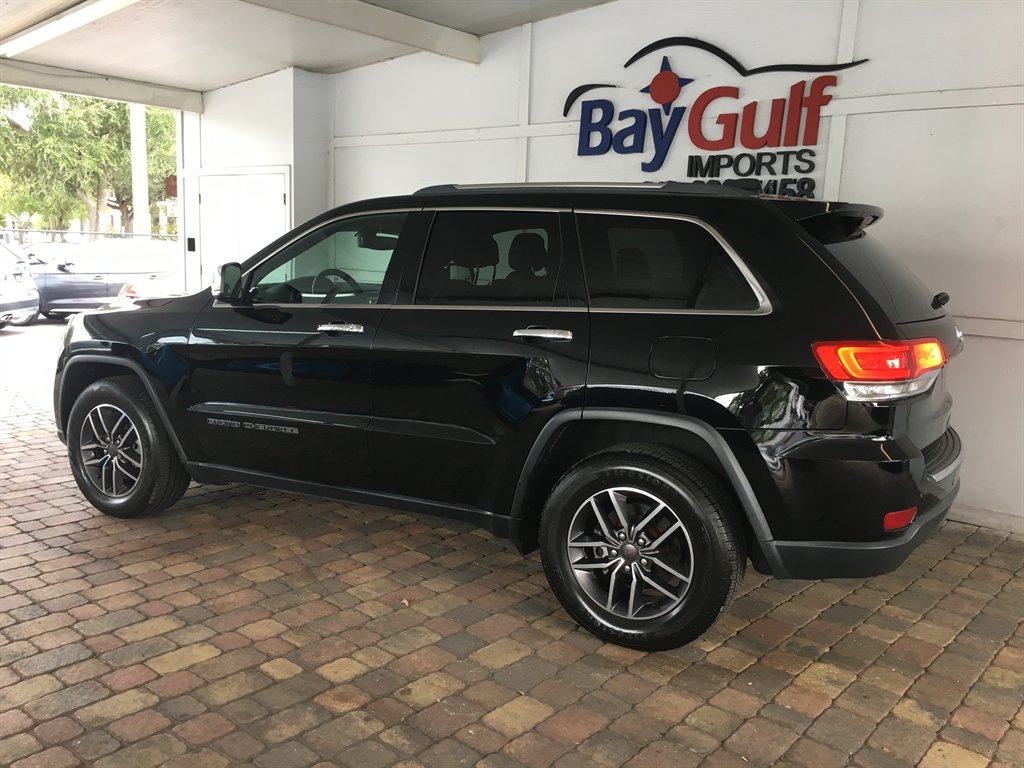 2019 Jeep Cherokee - $16,995