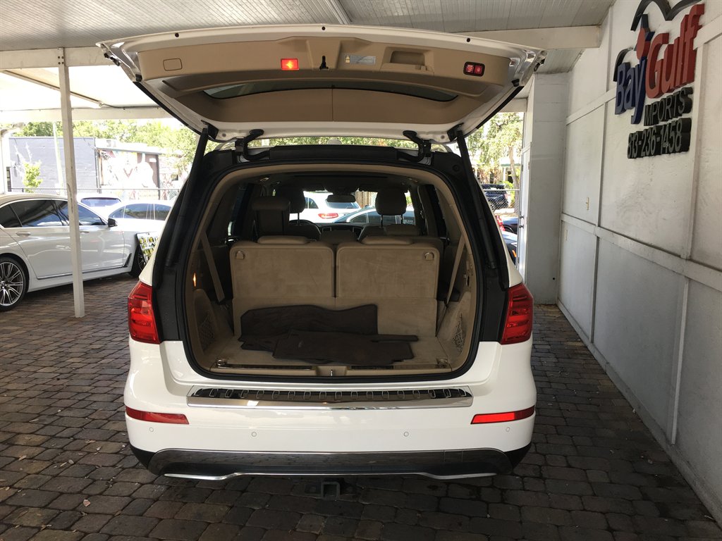 2016 Mercedes-Benz GL-Class - $17,900