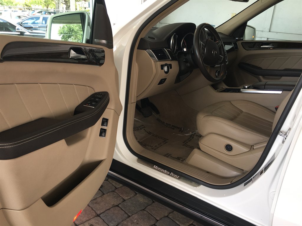 2016 Mercedes-Benz GL-Class - $17,900