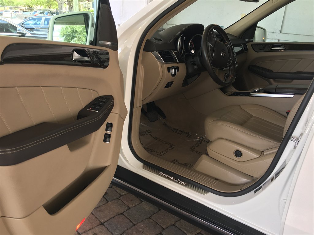 2016 Mercedes-Benz GL-Class - $17,900