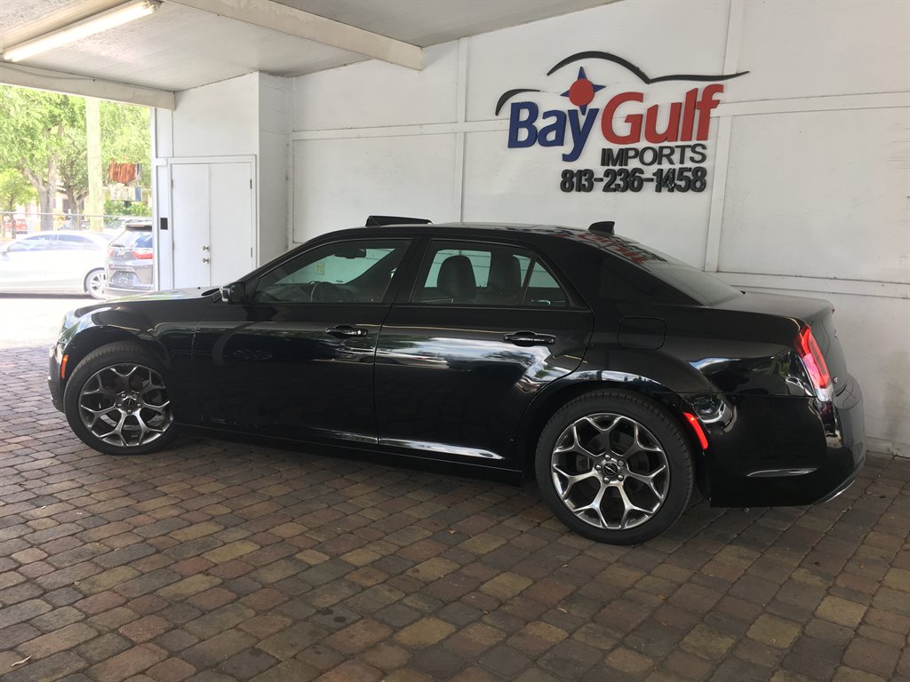 2017 Chrysler 300 - $18,995