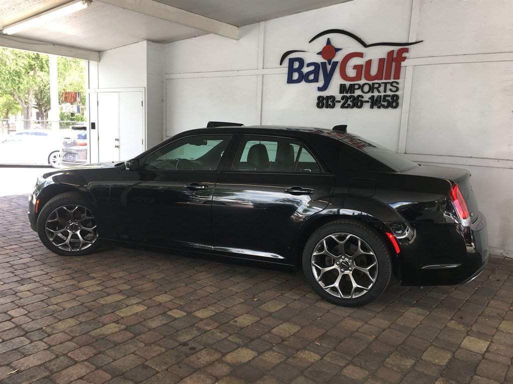 2017 Chrysler 300 - $18,995