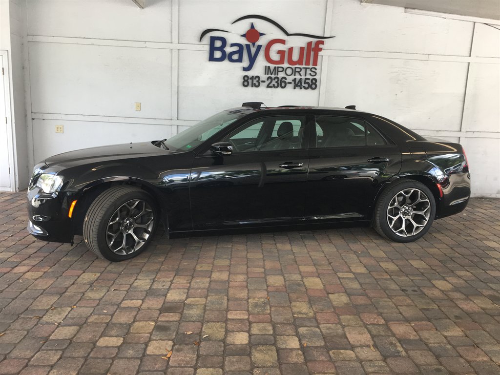 2017 Chrysler 300 - $18,995