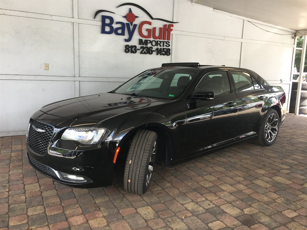 2017 Chrysler 300 - $18,995