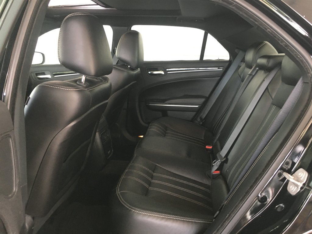 2017 Chrysler 300 - $18,995