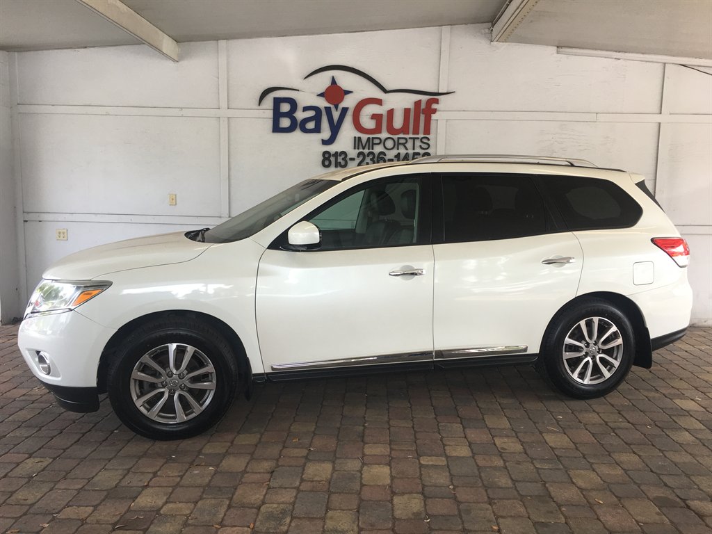 2015 Nissan Pathfinder SL photo