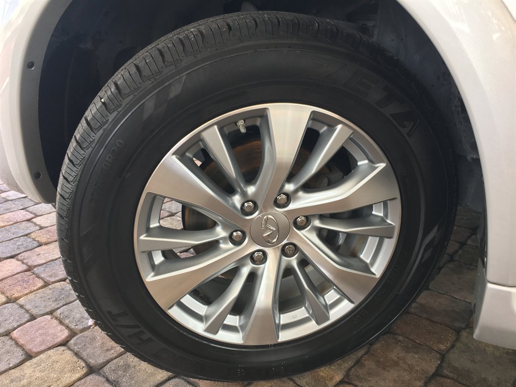 2017 INFINITI QX80 - $17,995