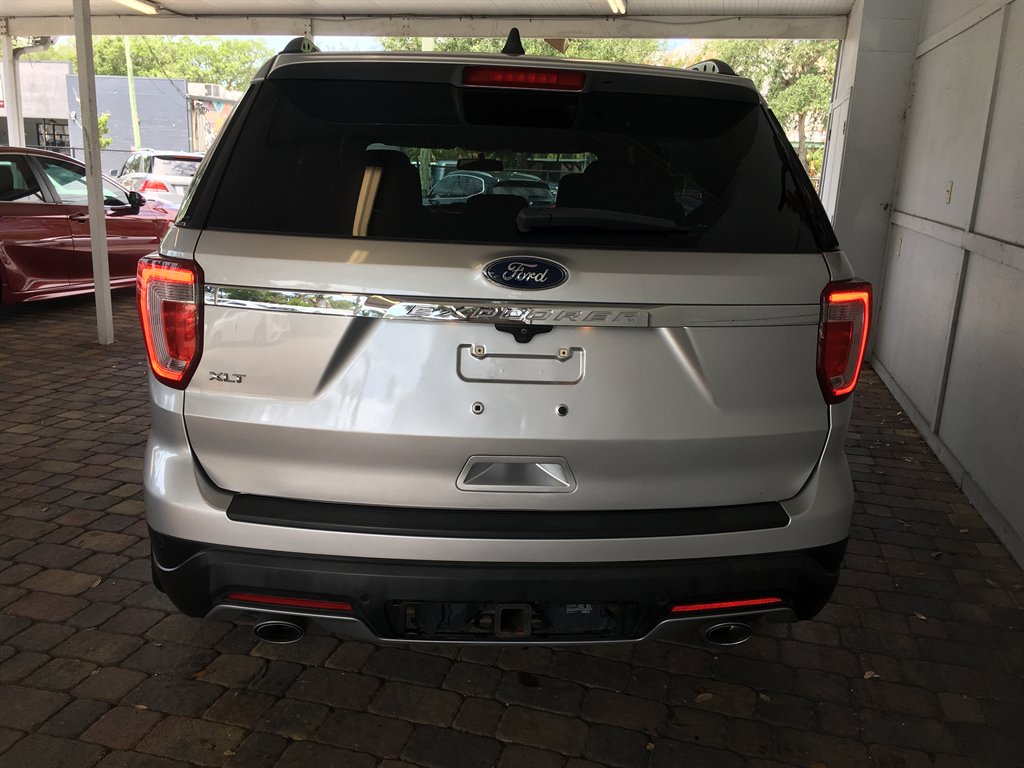 2018 Ford Explorer - $19,495