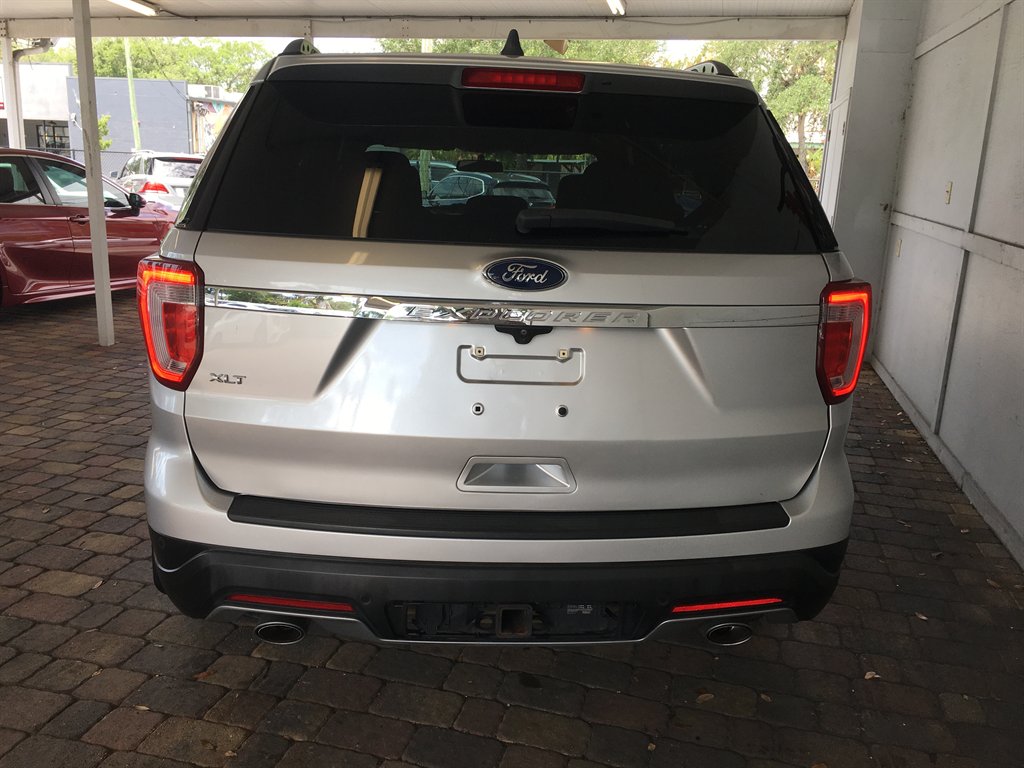 2018 Ford Explorer - $19,495